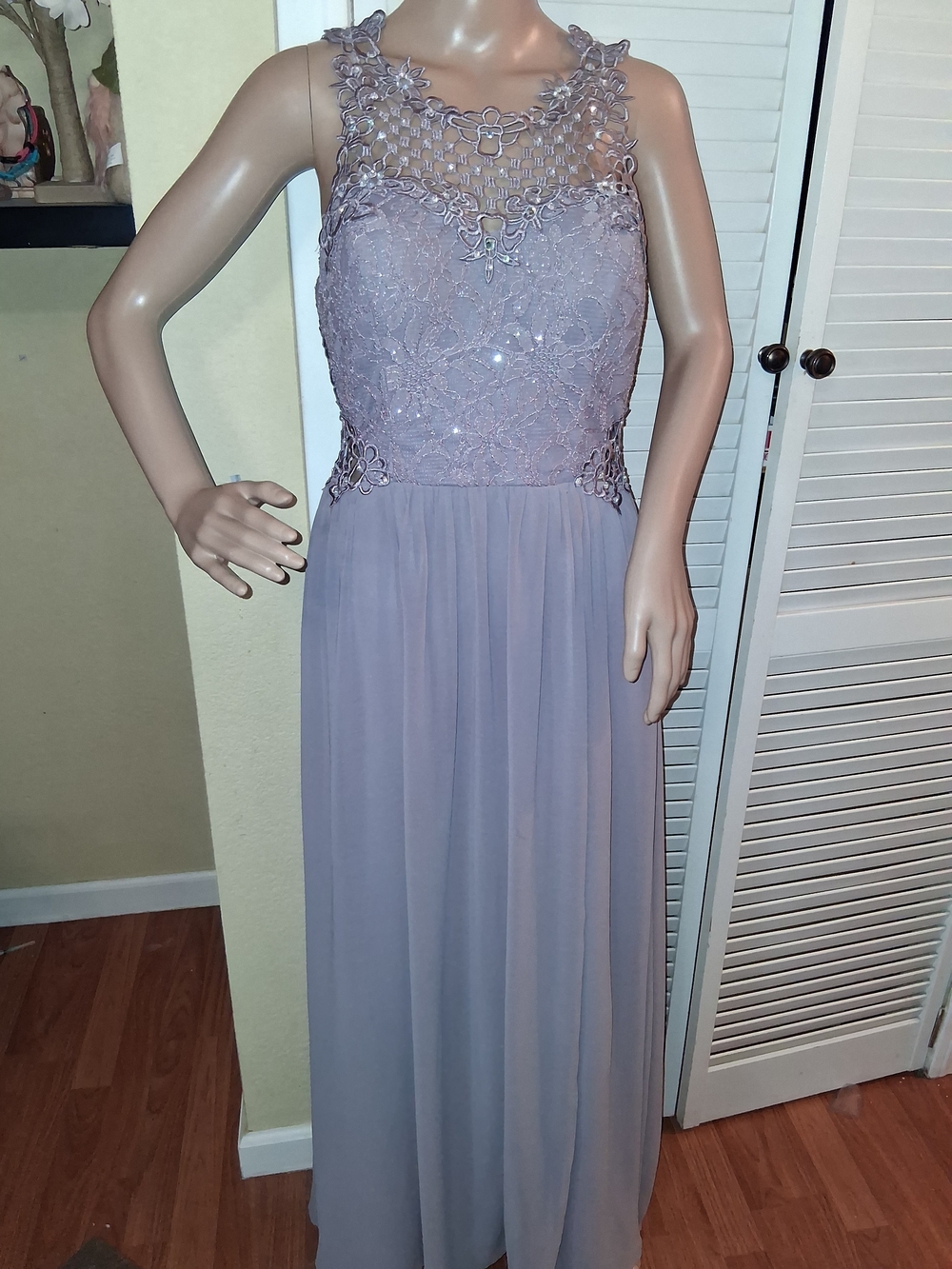 City Triangles Lavender Formal Dress Junior Size 9 Medium Prom Homecoming